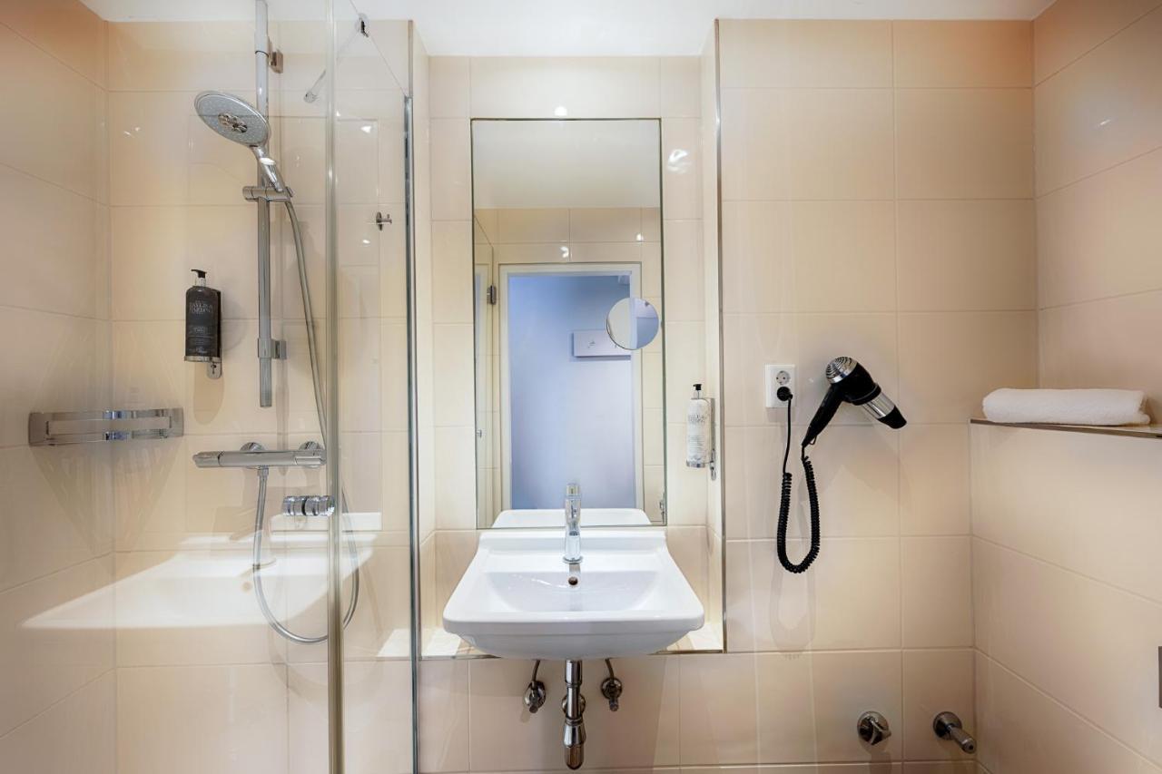 Premier Inn Stuttgart Bad Cannstatt Екстер'єр фото