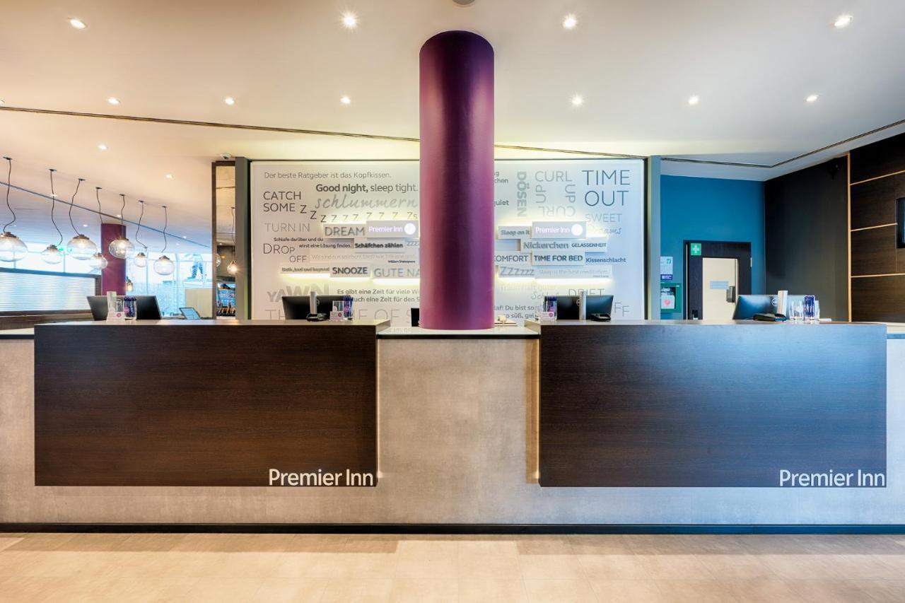 Premier Inn Stuttgart Bad Cannstatt Екстер'єр фото