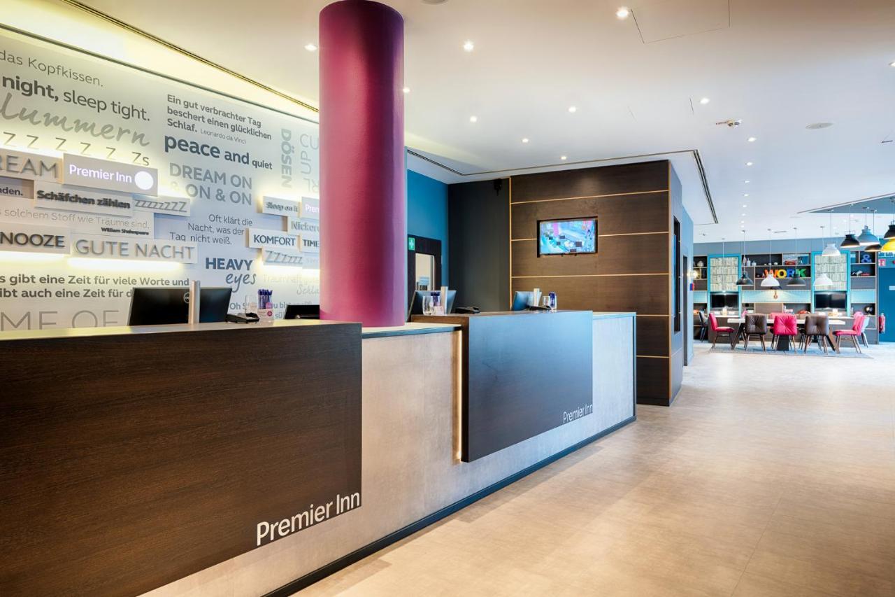 Premier Inn Stuttgart Bad Cannstatt Екстер'єр фото
